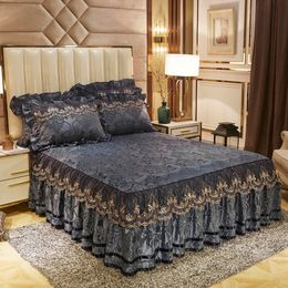 Bed Skirt European Embossing Bedding Ski Pillow Case Grey Velvet Warm Soft Bed Pave King Bed Cover Home Textile 230330