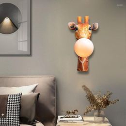 Wall Lamps Nordic Giraffe Lamp Modern Handmade Resin Relief LED Light For Living Room Bedside Indoor Home Decoration Bedroom