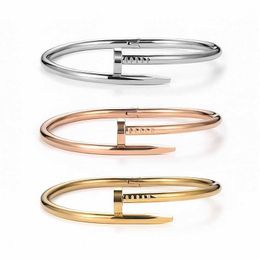2023 designer carti bracelet Jewellery bangle Titanium steel bracelet for men and women lovers gift niche design sense ins new trend of