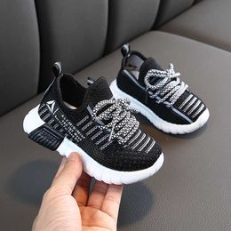 Athletic Outdoor Children's Shoes Girls Boys Sports Shoes Girls Flying Woven Breathable Mesh Shoes Fashion Internet Celebrities Shoes W0329