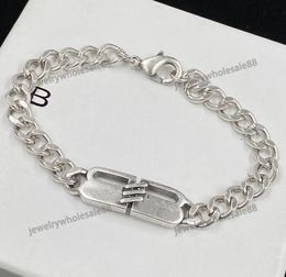 Letra de luxo charme pulseira metal cubano link cadeia designer de moda pulseira de prata para homens festas de casamento jóias de casal de casal
