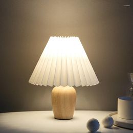 Table Lamps Chinese Small Retro Pleated Lamp Bedside Decoration Wood Art Night Warm And Romantic Room Lighting Turkish House