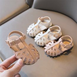 First Walkers Summer Girl Baby Hollow Sandals Solid Color Baby Princess Shoes Baby First Walker Children's Beach Shoes 230330