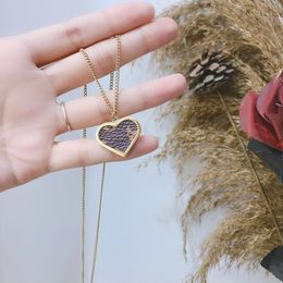 Women's Heart Pendant Necklace Fine Jewellery Necklace Leather 18k Gold Plated Long Chain Spring Romantic Love Necklace Designer Brand Jewellery Celtic Chain With Box