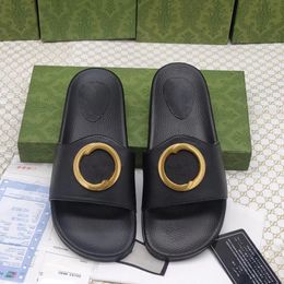 New hot men and women slippers summer designer shoe leather metal buckle rubber sole slippers Indoor sandals huuse slippers woodland sandals silver sandals 35-47