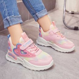 Athletic Outdoor Girls Pink Breathable Mesh Kids Sports Shoes 2023 Heart-shaped Sweet Princess Sneakers Cute Hook Loop Children's Casual Shoes W0329