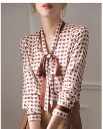 Women's Blouses EWSFV 2023 Autumn Fashion Women Long-Sleeved Silk Shirt Ladies High-End Bow Ribbon Age-Reducing Plaid Mulberry