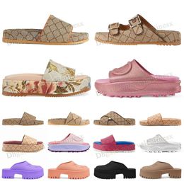 Sandálias rosa de tiras metálicas luxuosas, chinelos de plataforma femininos de designer famoso, sliders de espuma de verão, anvas, sandálias de couro xadrez, sandálias coach, mula plana, sapatos de praia, slide