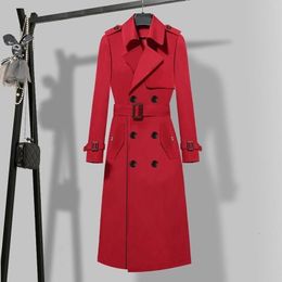 Trench feminina casacos femininos Outwear de alta qualidade Red Kaki Windbreaker de outono Overknee Casual Long Casal 230331