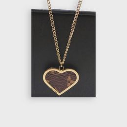 Women Heart Anhänger Halsketten feine Schmuck Halskette Leder 18K Gold plattiert Lange Ketten Liebe Halskette Designer Marke Schmuck Celtic Kette mit Kasten
