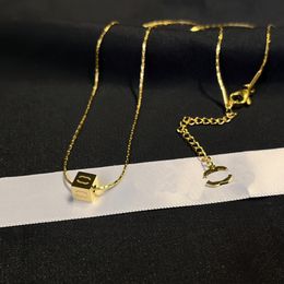 84x0 Pendant Necklaces Luxury Designer Block Necklace Women Choker Chain Gold Plated Quality Stainless Steel Letter for Jewelry