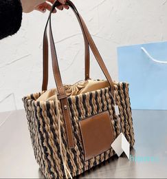 Designer-23ss Designer beach bag Summer Fashion Women Woven Female Handbag Vacation Straw Bags Casual Large Capacity