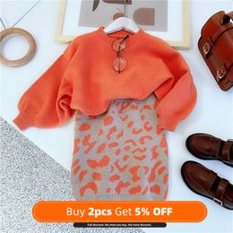 Girl s Dresses Design Baby Girls Autumn Korean Knitting Sweater Orange Christmas Girl Two Piece Casual Suit Sweaters 230331