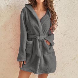 Women's Sleepwear Plush Short Robe Women Lightweight Soft Flannel Fleece Hooded Bathrobe Batas Mujer Inverno Para Casa Robes