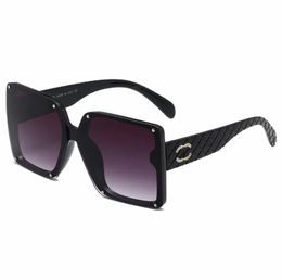 Casual Sunglasses Luxury 1115 for men and women with stylish and sophisticated sunglasses