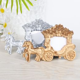Wedding supplies wedding carriage picture frame decoration Creative hotel wedding memorial decoration photo clip return gift small gift