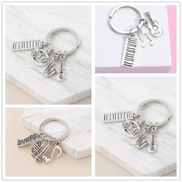 Keychains Music Keychain Musicians Pianist Key Ring Piano Keyboard Guitar Sachs Notes Chain For Festival Gift DIY Jewellery Handmade