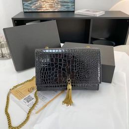 Chain Messenger Bag Women Shoulder Crossbody Purse Handbag Fashion Gold Metal Letters Hardware Crocodile Pattern Genuine Leather Tassel