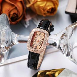 Wristwatches 2023 Fashionable Ladies Watch Creative Rhinestone Quartz Wrist For Women's Accessories Reloj De Mujer