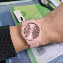 Wristwatches 2023 Fashion Women Casual Silicone Strap Pink Girl Quartz Round Watch Simple Horloges Ladies Watches Relogio Feminino