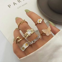 Band Rings IPARAM New Fashion Set for Women Acrylic Butterfly Flower Embrace Irregular Crystal Pentagram Finger Ring Creative Jewelry Y23