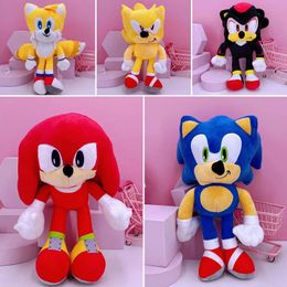 Manufacturers wholesale 5 styles of 30cm hedgehog Sonic plush toys cartoon games film and television surrounding animals children's gifts