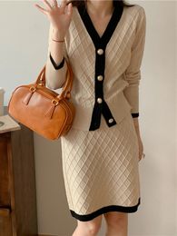 Two Piece Dress Spring Knitted Skirt Set Women Casual Plaid Long Sleeve V-Neck Pullover Stretch Waist Mini Skirts Two Piece Sets Sweater Suits 230503