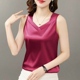 Camisoles Tanks Strap Top Women Halter V Neck Sleeveless Satin Basic Tank Tops Women's Summer Camisole Casual Suspender Vest 230503