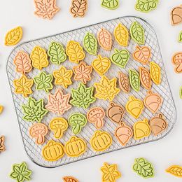 Baking Moulds Thanksgiving Mould Leaves Cookie Cutter Pumpkin Mushrooms Palm Fruit Biscuit Pastry Decorating Stamper Kitchen Bake Tools