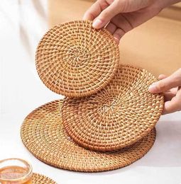 Mats Pads 820cm Round Natural Rattan Cup Mat Coasters Hand Woven Hot Insulation Placemats Table Padding Kitchen Decoration Accessories Z0502