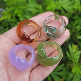 Band Rings New Colorful Clear Resin Acrylic Geometric Round Ring For Women Stylish Simple Ladies Cocktail Reception Party Gift Jewelry Y23