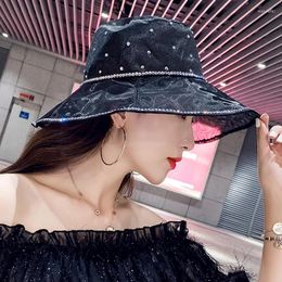 Berets Light Luxury Bright Diamond Hat Female Spring And Summer Fisherman Satin Mesh Elegant Big Brim Sun Panama