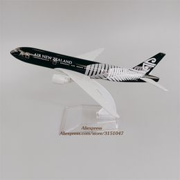 Aircraft Modle 16cm Black Air ZEALAND Airlines Boeing 777 B777 Airways Diecast Aeroplane Model Plane Model Alloy Metal Aircraft Kids Gifts 230503