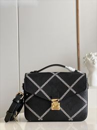 5A luxurys designer women shoulder bags messenger purses handbag wallet woman classic fashion many style and a golden Buckle crossbody bag