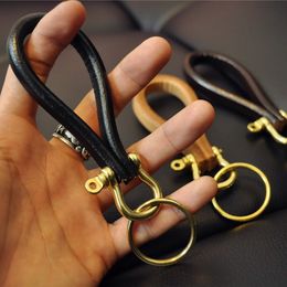 Retro key chain metal leather keychain party minimalist style hook horseshoe buckle