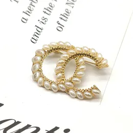 2023 New French Small Fragrance brooch with diamond pearl inlay, light and luxurious temperament, versatile suit pin XZ2