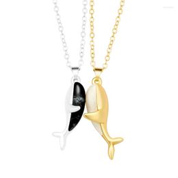 Pendant Necklaces 2Pcs Couple Necklace Lovers Whale Hug Long Distance Relationship Charm Valentine's Day Gift