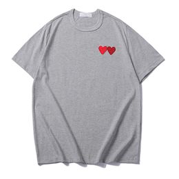 Play Fashion Mens T-shirts Designer Red Heart Shirt Casual Commes Des Garcon Tshirt Cotton Embroidery Pure Cotton Breathable Style Tee 232