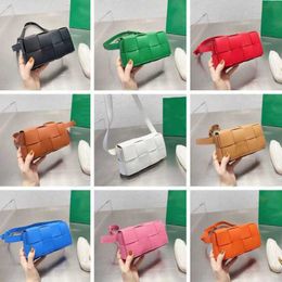 Classic Bum Bags Fanny Pack Woven Designer Bag Women Designer Belt Bag 12 Colors Waist Bags Bumbags Fashion All-match Woven Purse Handbag Solid Color Wallet