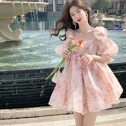Casual Dresses French Vintage Puff Sleeve Pink Floral Gentle and Sweet Square Neck Waist Puffy ALine Summer Short 230504