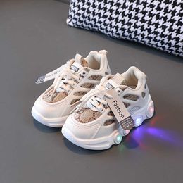 Athletic Outdoor Spring LED Lighted Children Shoes Breathable Mesh Kids Shoes for Boys Girl Glow Baby Shoes Sports Kids Casual Sneaker AA230503