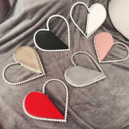 Evening Bags Handbags for Women 2023 Designer Luxury Heart Shaped Diamond Clutch Metal Handle Banquet Hand Bag 230427