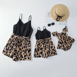 Family Matching Outfits 2023 Sleeveless Look Jumpsuit Leopard Mother Daughter Clothing Sets Mommy And Me Dresses Clothes 0 9Y 230504