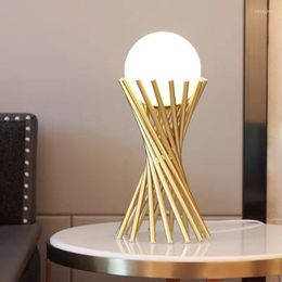 Table Lamps Golden Small Waist Desk Light Post-Modern Luxury Bedroom Bedside Study Room Lamp Glass Shade Plating