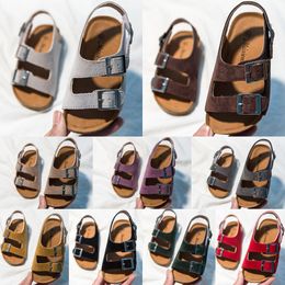 Sandali per bambini in pelle crok graffi piastrine piastrine pannelli da ragazzi ragazze casual scarpe da esterno per bambini coglioni sandalo per bambini piccoli estate non slip dimensioni 23-34