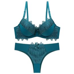 Bras Sets DKERT Sexy Women Push Up Sexy Lace Underwear Bra and Thong Set Female Bra and Panty Set 230505