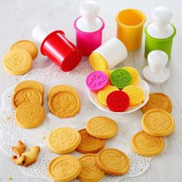 Baking Moulds 6pieces/set 3D Cartoon Cookie Stamps Christmas Tools Kit Pastry Biscuit Fondant Cake Mold Kitchen Gadgets