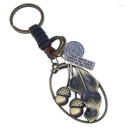 Keychains Vintage Leather Keychain For Men Women Classic Nut Leaf Metal Key Chain Rings Bag Accessories Car Holder Retro Fashion Jewelry