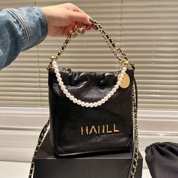 23Ss Ladies Classic Mini Pearl Chain 22 Shopping Bags Calfskin With Coin Charm Real Leather Strap Gold Metal Hardware Matelasse Crossbody Shoulder Handbags 18X19CM