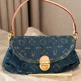 Bedruckte Denim-Luxus-Unterarm-Damen-Designer-Tasche, gesteppte Trend-Tasche, Goldmetallbeschläge, verstellbarer Lederriemen, tragbare Schulterhandtasche, große Kapazität, 27 x 12 cm